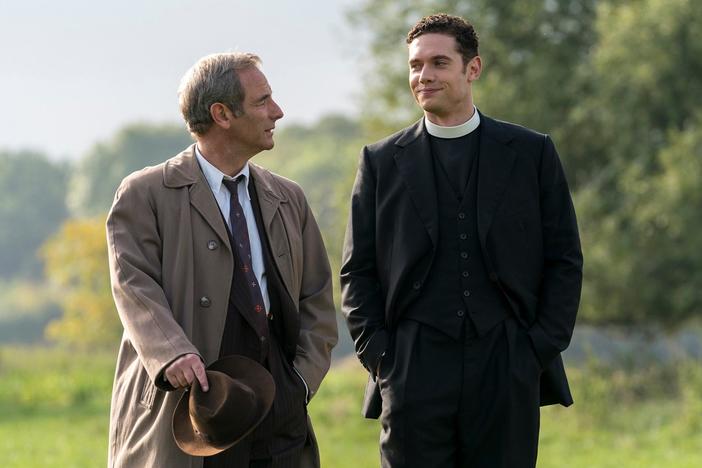 Tom Brittney describes what it was like to work alongside Robson Green.