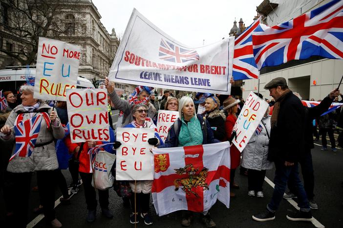 News Wrap: United Kingdom officially exits European Union