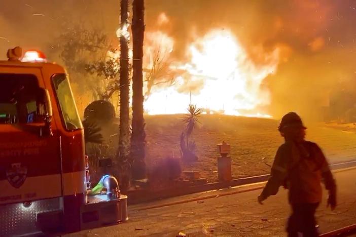In California, nearly 9,000 acres scorched by fast-moving Ventura County brush fire