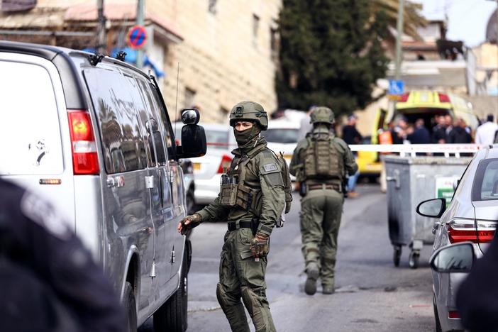 News Wrap: Tensions high after 2nd shooting in Jerusalem wounds 2