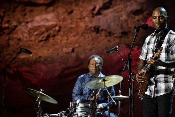 CEDRIC BURNSIDE performs 'I'm Hurtin.'