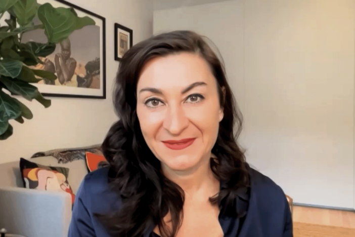 Lynsey Addario joins the show.