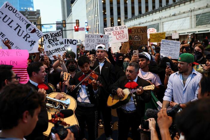'We stand up for our neighbors,' San Antonio mayor says of protests against ICE raids