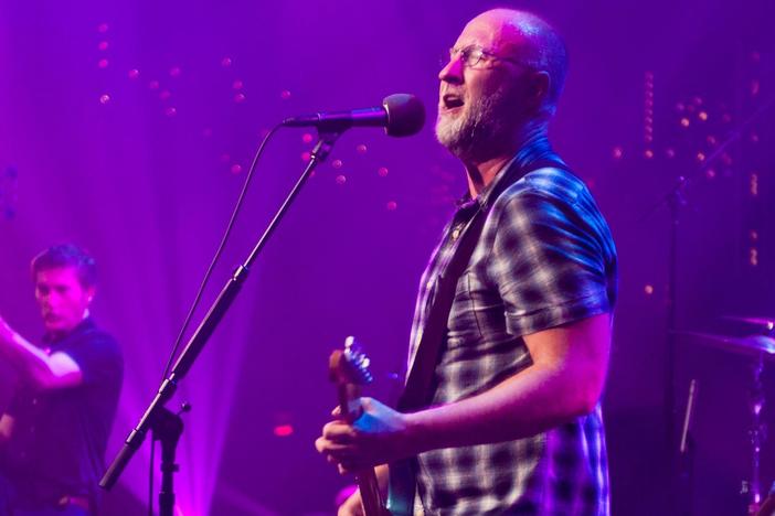 Bob Mould plays one of his classics on Austin City Limits.