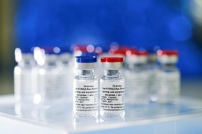 News Wrap: Russia approves vaccine for COVID-19
