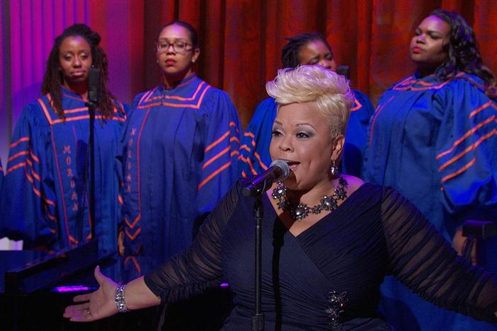 The acclaimed gospel singer and actress sings her No. 1 Platinum hit.