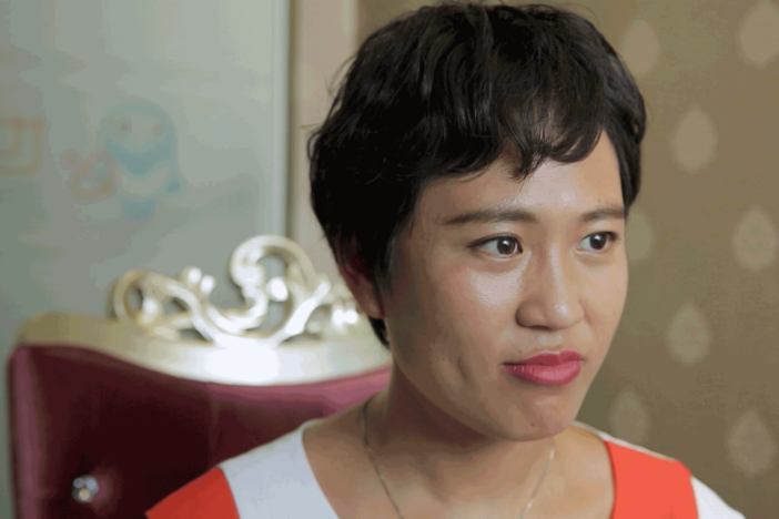 A Chinese woman meets a matchmaker who has blunt advice about her marriage prospects.