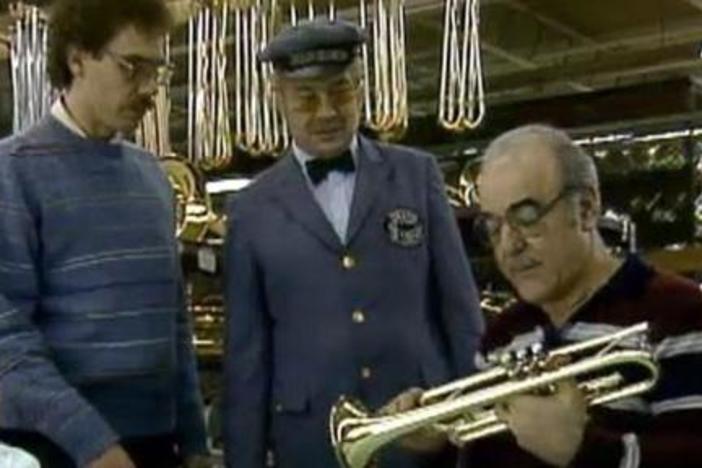 Mr. McFeely visits a trumpet factory; King Friday declares he owns a comet.