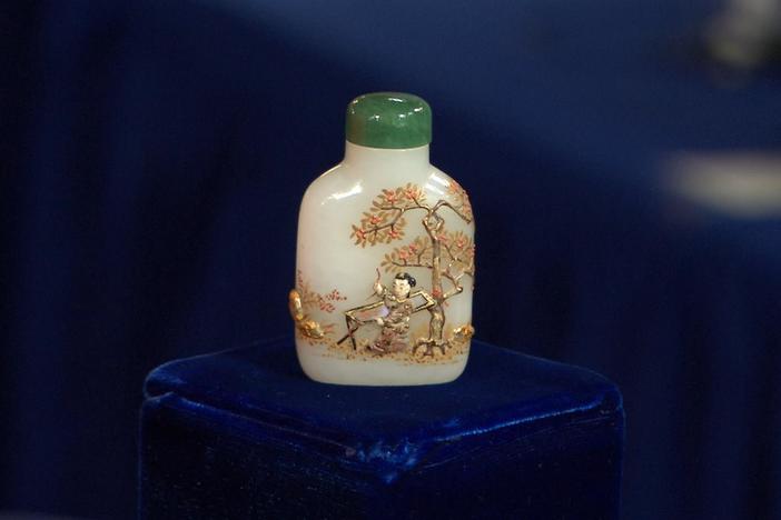 Appraisal: Chinese Jade Snuff Bottle, ca. 1880, from Cleveland Hr 3.