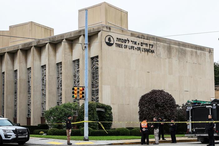 Shooter opens fire in Pittsburgh synagogue, kills 11