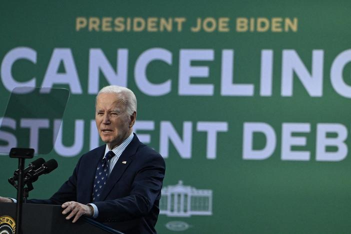 Federal judges block Biden's latest attempt to reduce student debt
