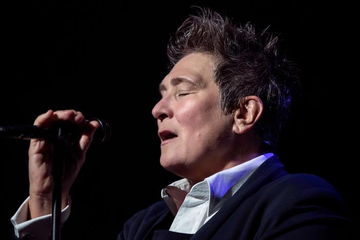 k.d. lang performs a hit song to celebrate the 25th anniversary of “Ingenue”.