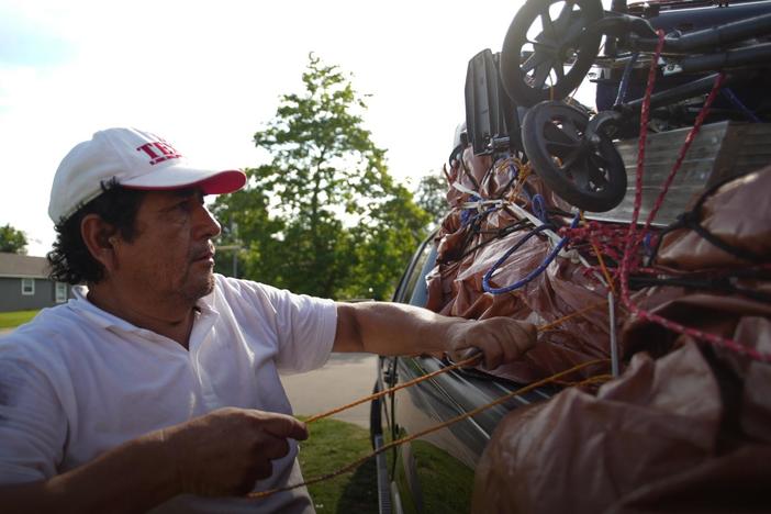 Porters deliver precious cargo across the U.S.-Mexico border to keep families connected.