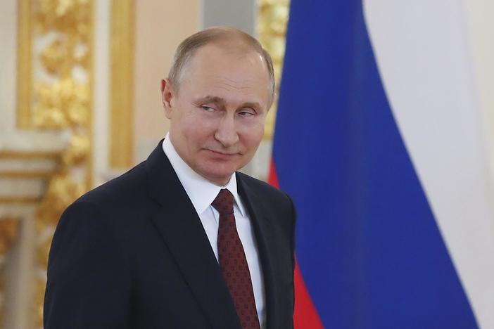 News Wrap: Putin waiting for White House invitation follow-up