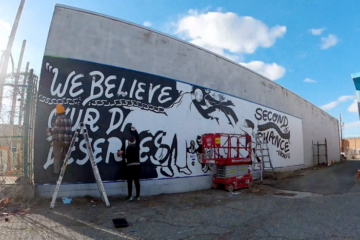 See a timelapse of how the PBS American Portrait mural in New York City was created.