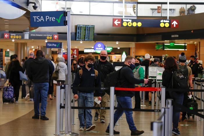 News Wrap: Air travel to see pre-pandemic highs Memorial Day weekend