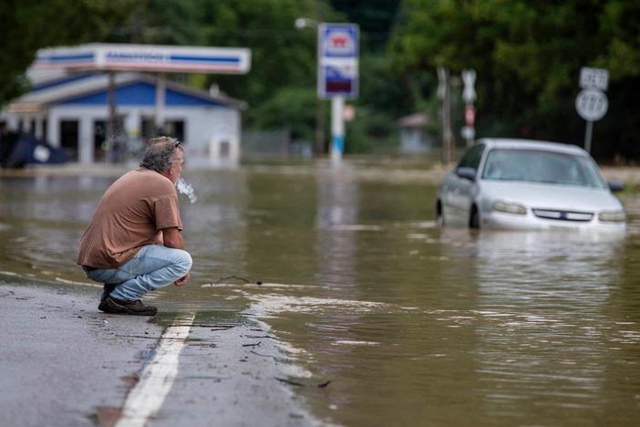 News Wrap: More victims of deadly floods found in Kentucky, Appalachia