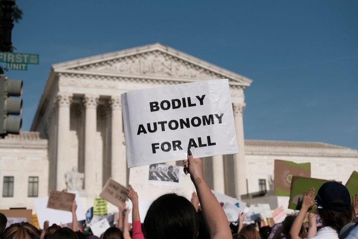 Republicans search for source of Roe leak as Democrats try to fortify abortion rights