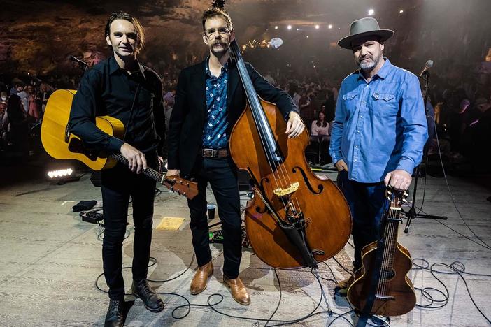 Martin Harley, Daniel Kimbro and Sam Lewis serve up slow-cooked songs.