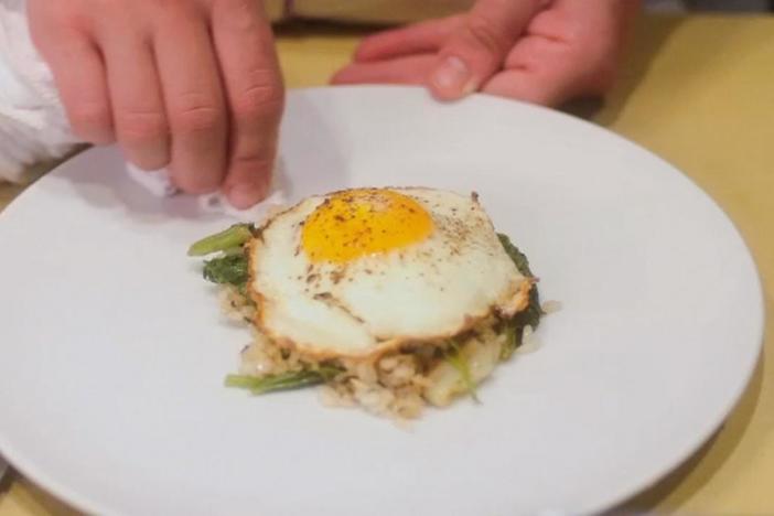 Vivian demonstrates her method of cooking rice which always comes out perfect.