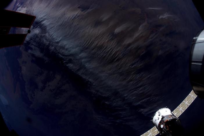 Scott Kelly stays connected to people on Earth with Twitter and Instagram. #YearinSpace