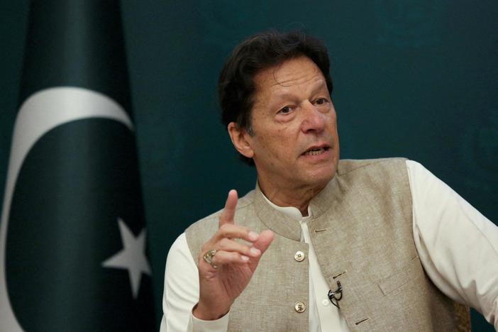 News Wrap: Pakistan's Prime Minister Imran Khan ousted from office in no-confidence vote