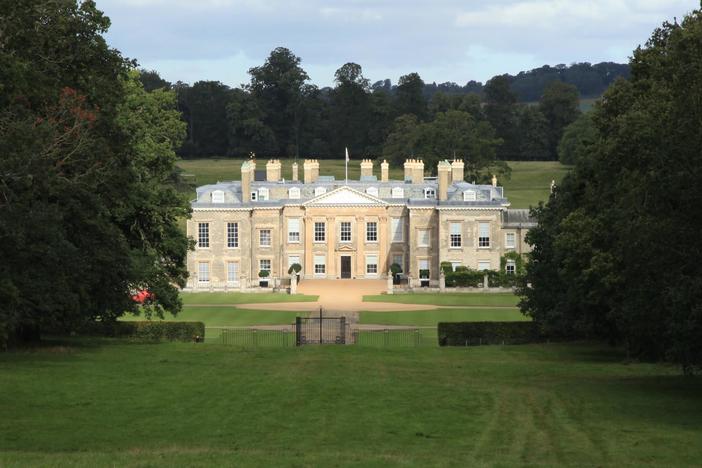 Take a tour of Althorp with Charles, the 9th Earl Spencer, brother of Princess Diana.