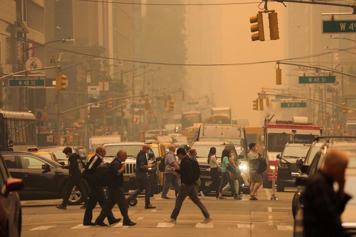 Canadian wildfires blanket eastern U.S. with smoke, causing poor air quality for millions