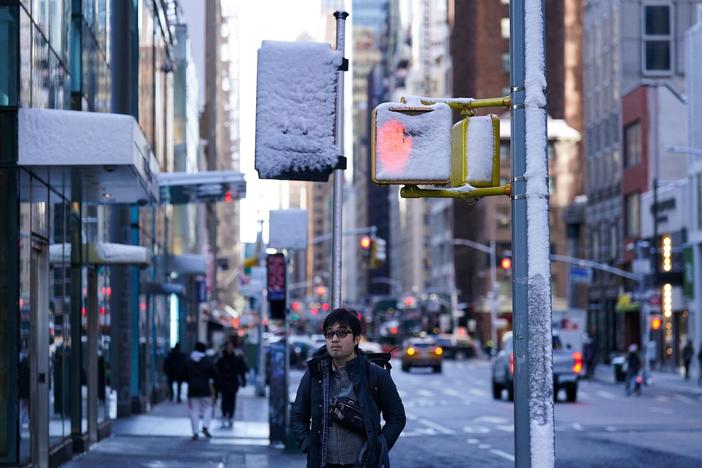 News Wrap: Freezing winter storm front begins moving across the U.S.