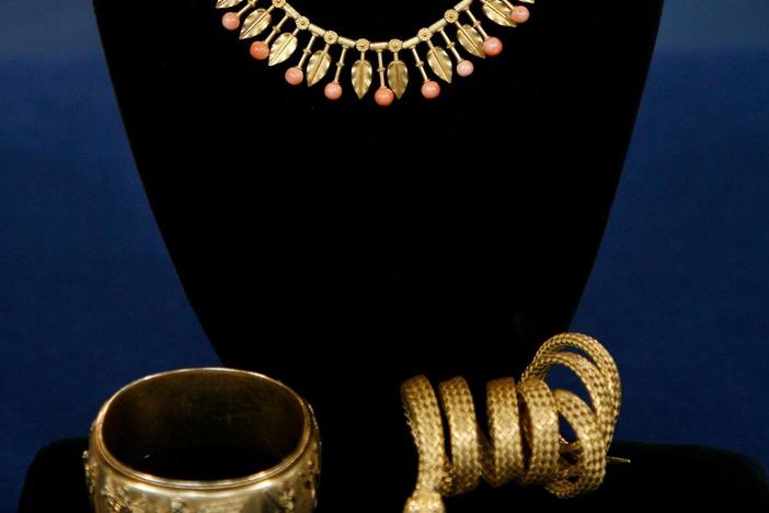 Appraisal: Victorian Gold Necklace & Bracelets