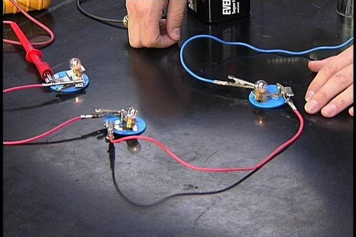 Students learn how to draw circuit diagrams for parallel circuits.