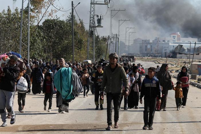 News Wrap: Israel orders sweeping new evacuations in Gaza