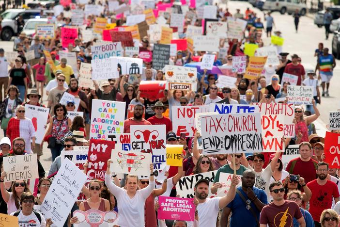 How 2020 Democrats are reacting to state abortion restrictions