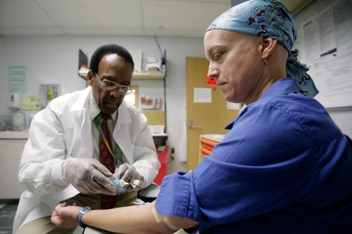 New study highlights systemic barriers to cancer treatment for women
