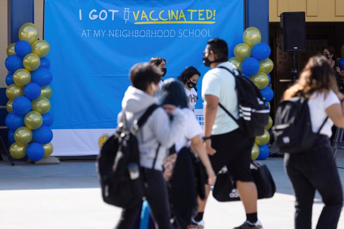 News Wrap: California to mandate COVID vaccine for schoolchildren
