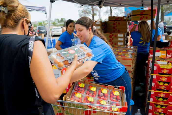 Inflation casts a shadow over Thanksgiving as food banks struggle to meet demand