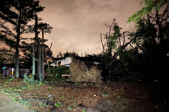 News Wrap: Mississippi begins clean up after tornadoes leave major damage