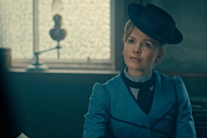 Eliza Scarlet turns to her friend William "The Duke" when her father doesn't come home.