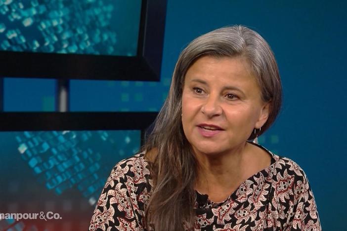 Comedian Tracey Ullman sits down with Hari Sreenivasan.