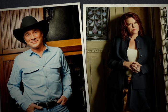 Henry Louis Gates, Jr. uncovers the backgrounds of musicians Clint Black and Rosanne Cash.