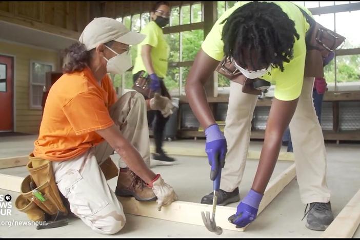 Combining job training, child care could be 'magic road' to single moms' economic security