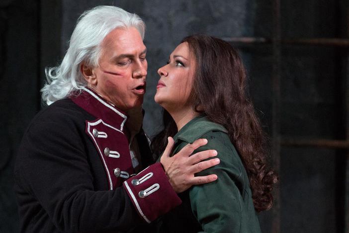 Anna Netrebko (Leonora) and Dmitri Hvorostovsky (di Luna) perform the Act IV duet