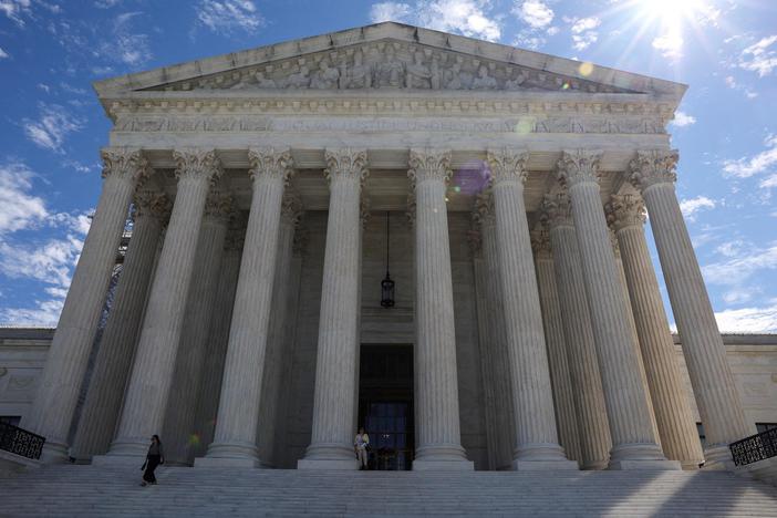 Supreme Court hears case that could shield Purdue Pharma owners from opioid lawsuits