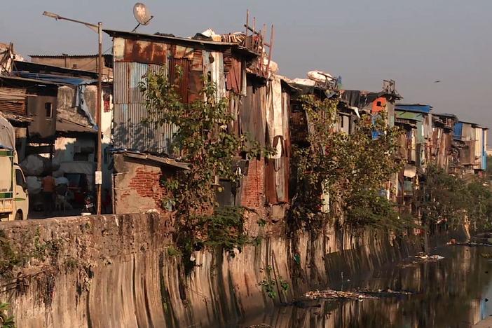 One man's efforts to organizine the urban poor has helped bring change around the world.