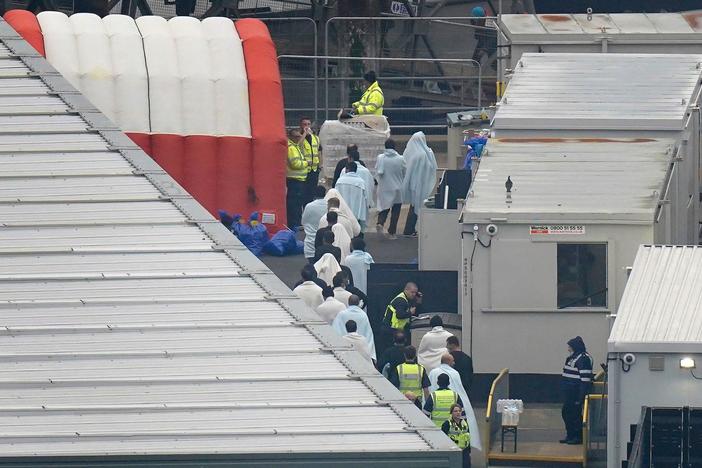 United Kingdom and France agree to crack down on migrant crossings in the English Channel
