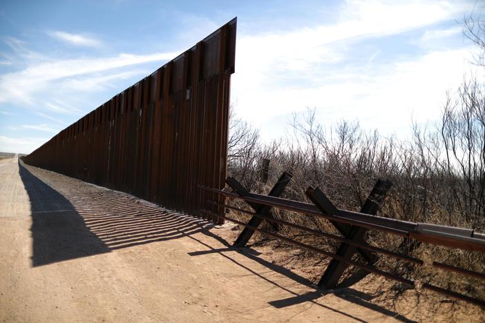 How residents from El Paso feel about border barriers