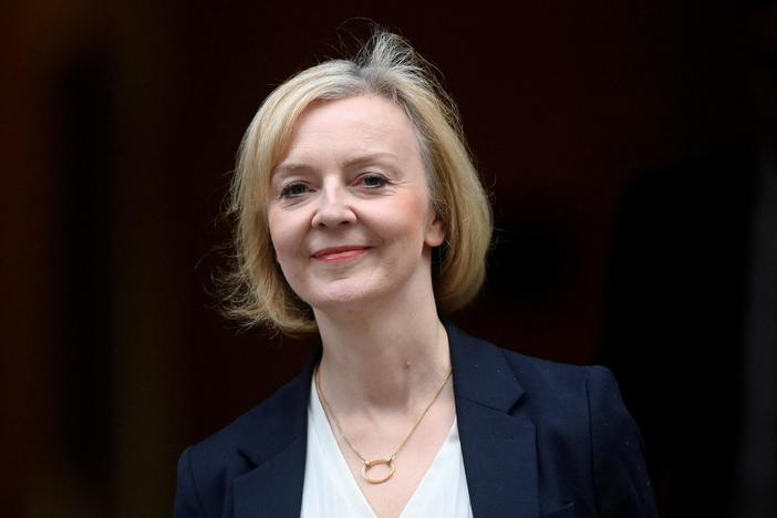 British prime minister steps down after tumultuous six-week tenure