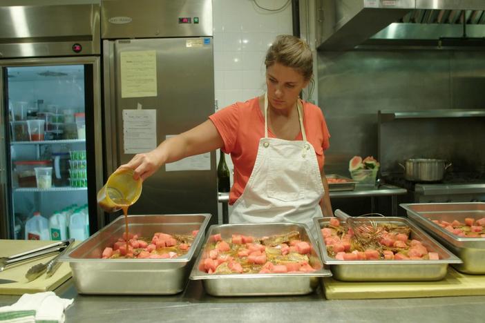 After being away from the restaurant all summer, Vivian returns to an unfamiliar staff.
