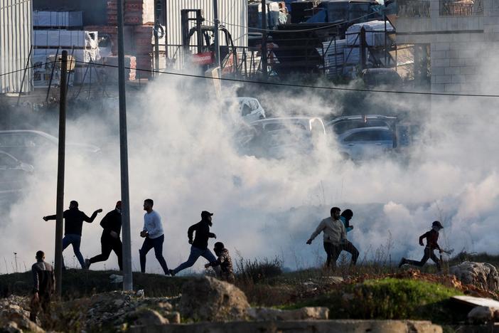 Tensions rise after Israeli forces kill several Palestinians during West Bank raid