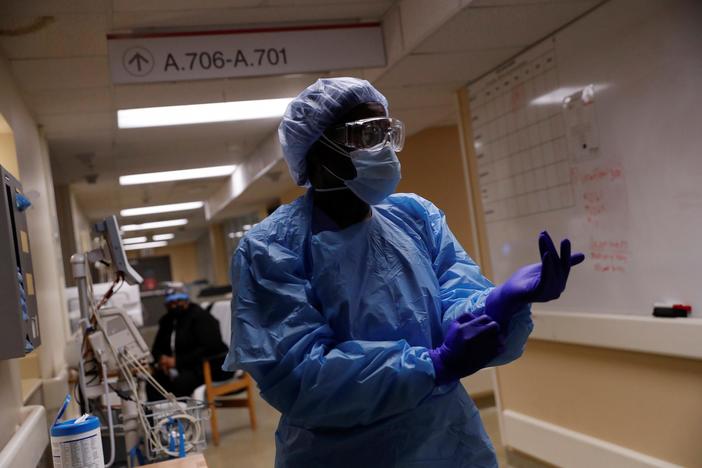 Health workers face 'indescribable' mental, physical exhaustion as COVID fills hospitals